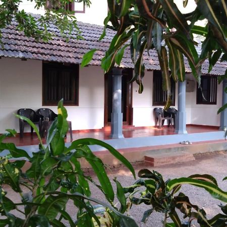 Bed and Breakfast Perch Next Door Kannur Exterior foto